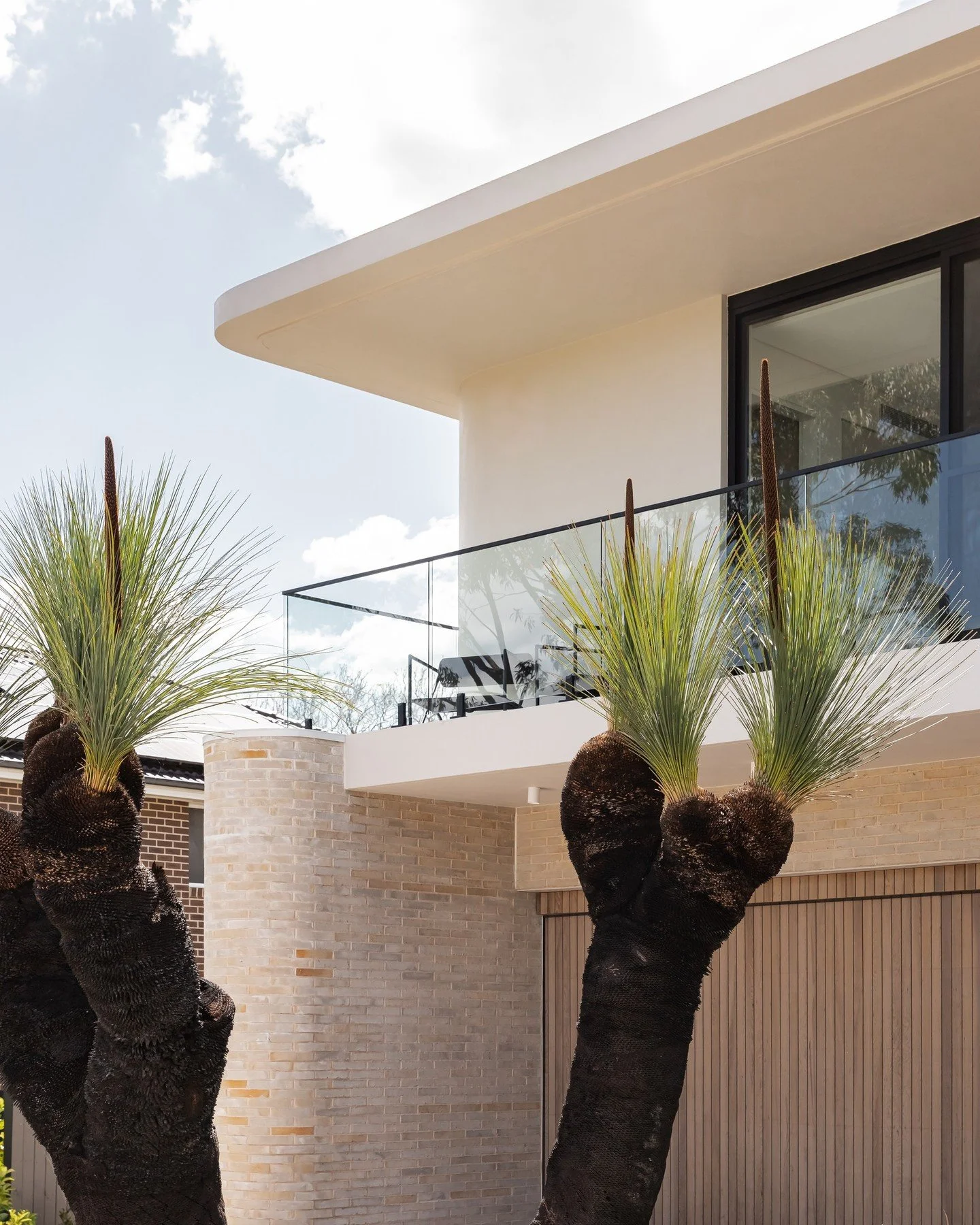 A statement from the moment you enter | 
WATERHOUSE AVE, St Ives 

styled by. @mca_interiors