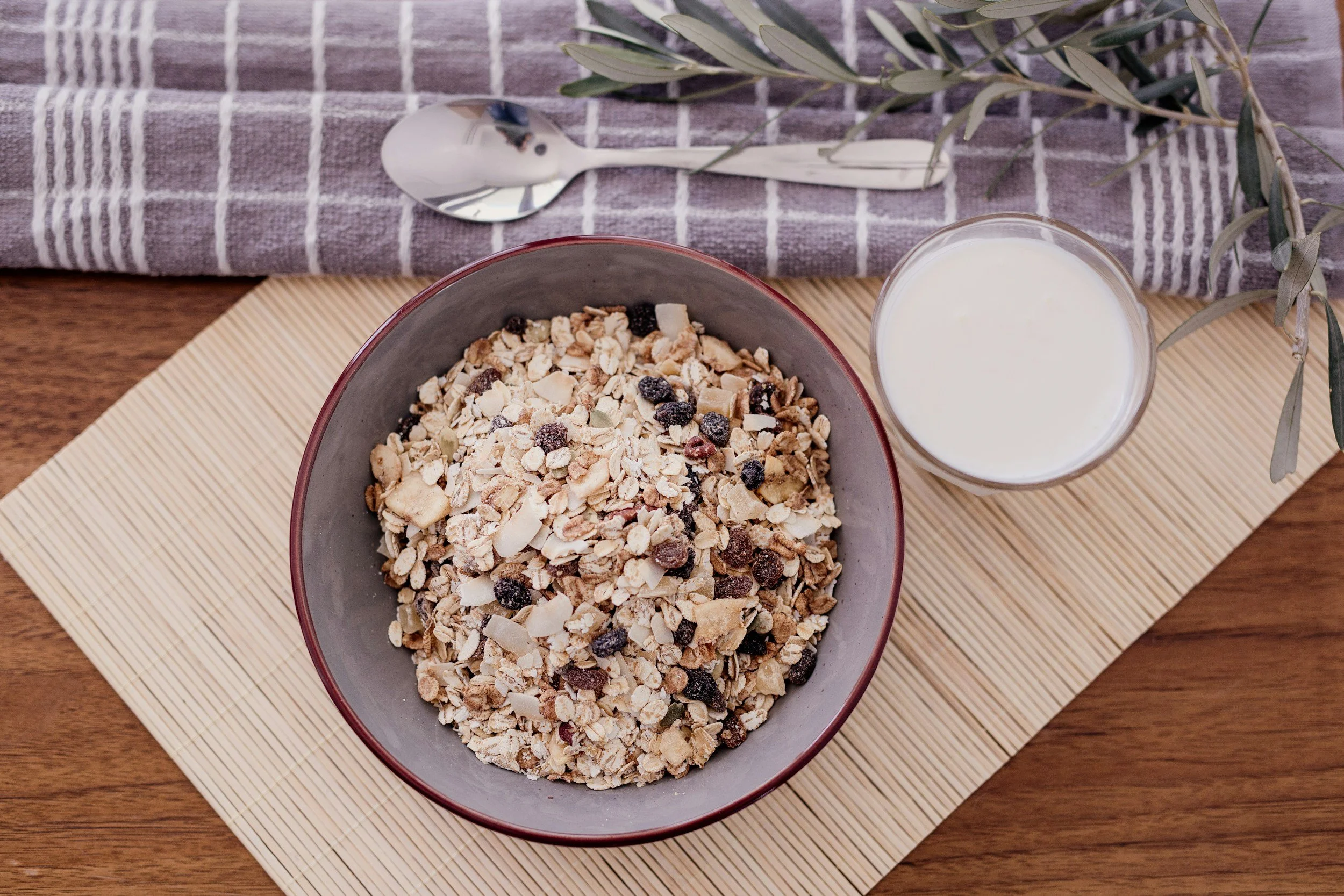 Almond Butter &amp; Oat-Free Granola Bowl: A Nourishing Breakfast for Breastfeeding and Postpartum Recovery