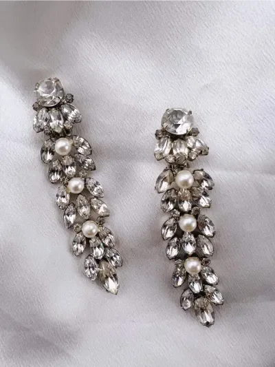 Rhinestone &amp; pearl clip on earrings