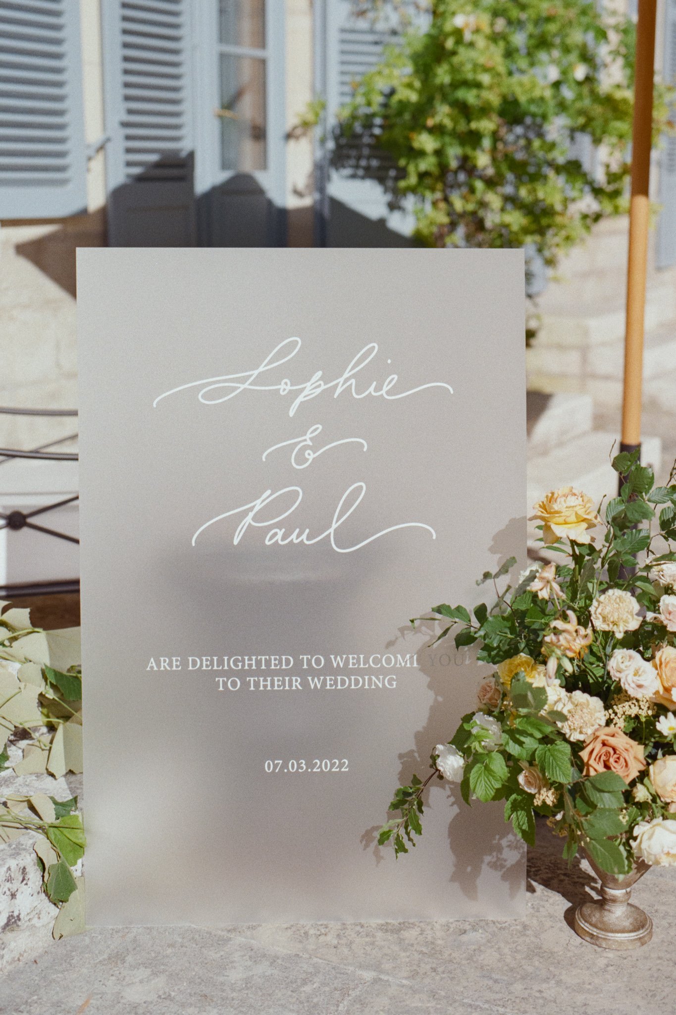 french-countryside-wedding-welcome-sign.jpg