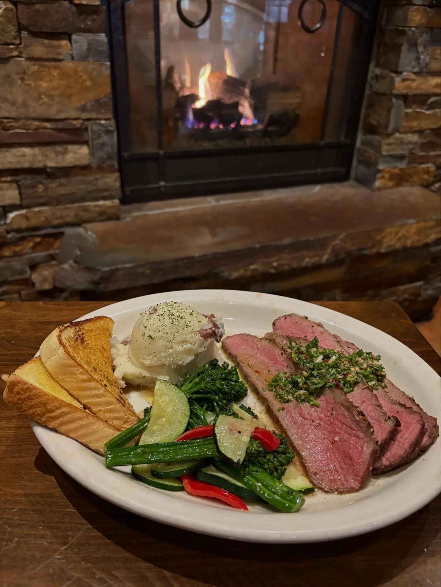 Tonight&rsquo;s dinner special is Tri Tip, served with a chimichurri sauce, mashers and saut&eacute;ed vegetables. 
Come on down! 🍻