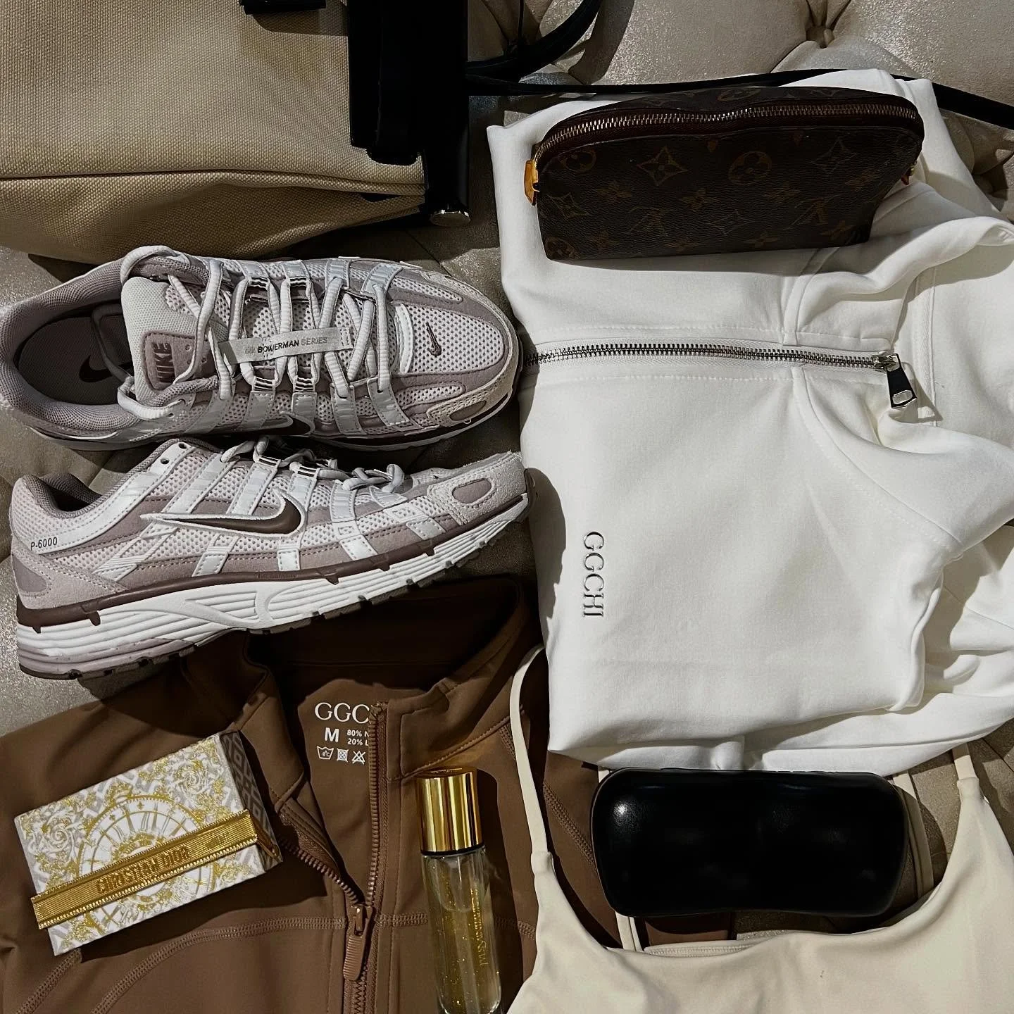 Travel light, pack smart. The GGCHI white funnel keeps your routine effortless &mdash; thin, light and always ready to go 🤍✈️