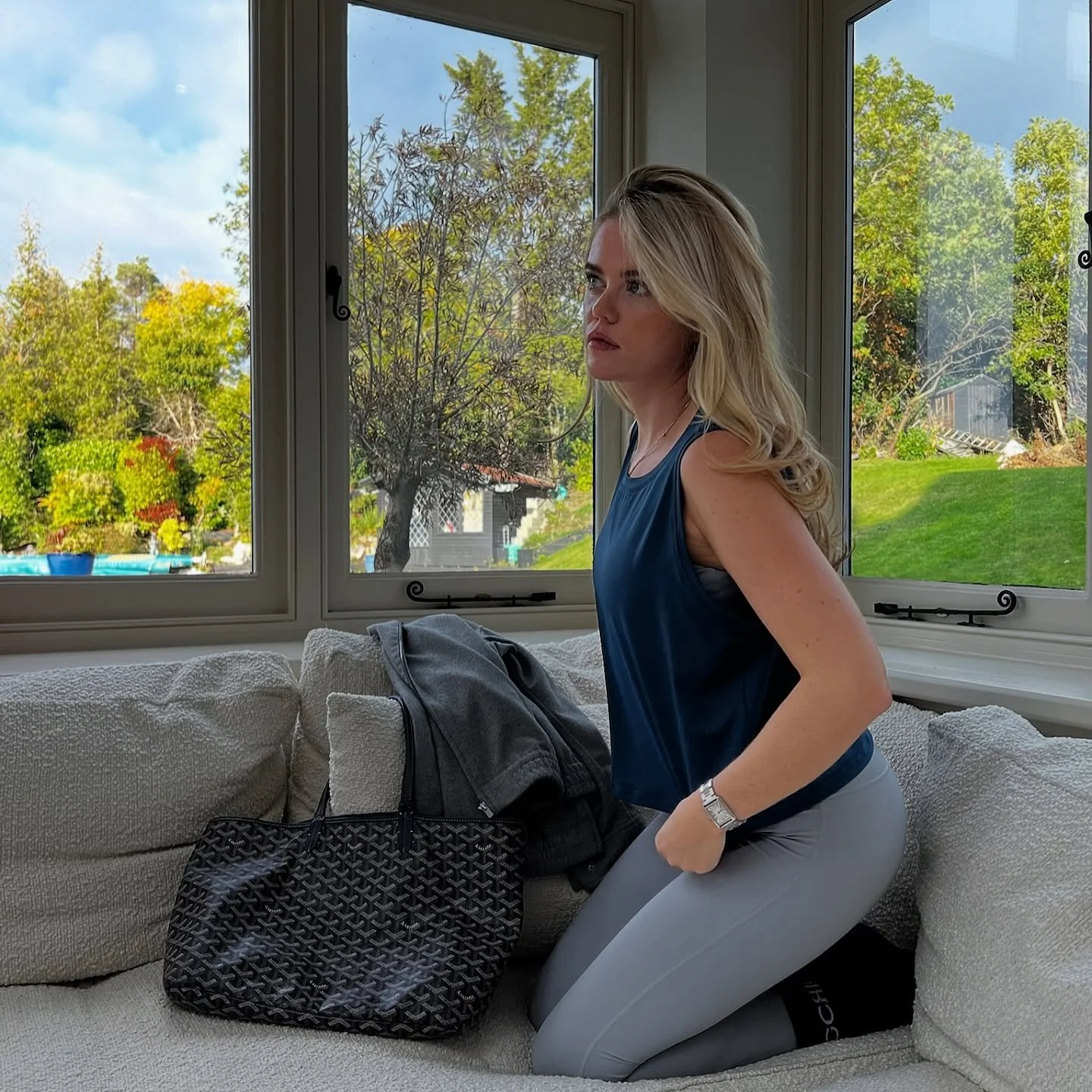 Meet the easiest piece you&rsquo;ll ever style: our Navy Crop Tee.
Flattering fit ✔️
Layers like a dream ✔️
Goes with everything ✔️
Find it at ggchi.co.uk or catch us at a pop-up soon! 💙