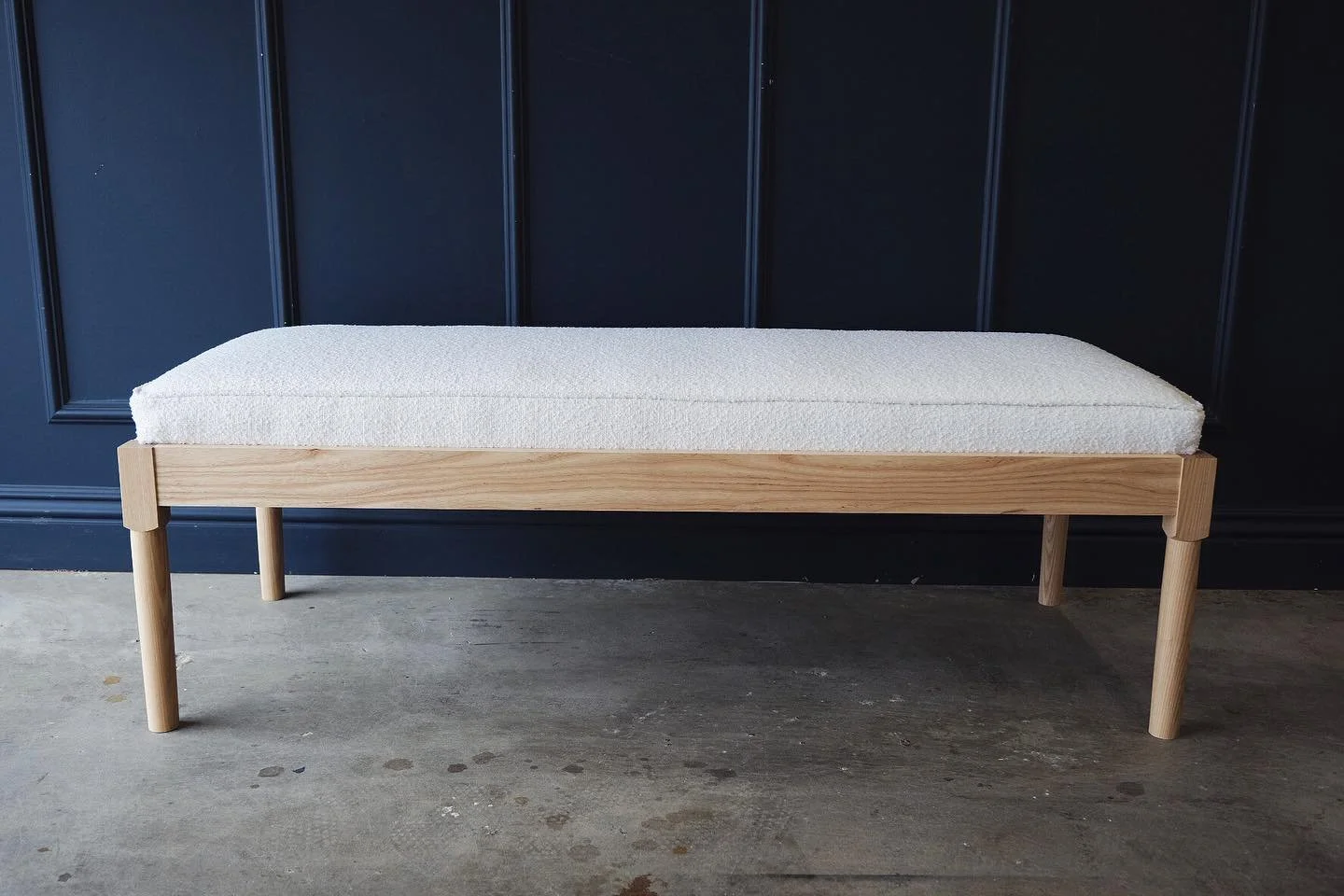 Amortie Banc in Ash. Hand turned legs with mortises and tenon joinery attaching the rails. #evansjoinery #handmade #joinery #finefurniture #furnituredesign #design #designer #slowcraft