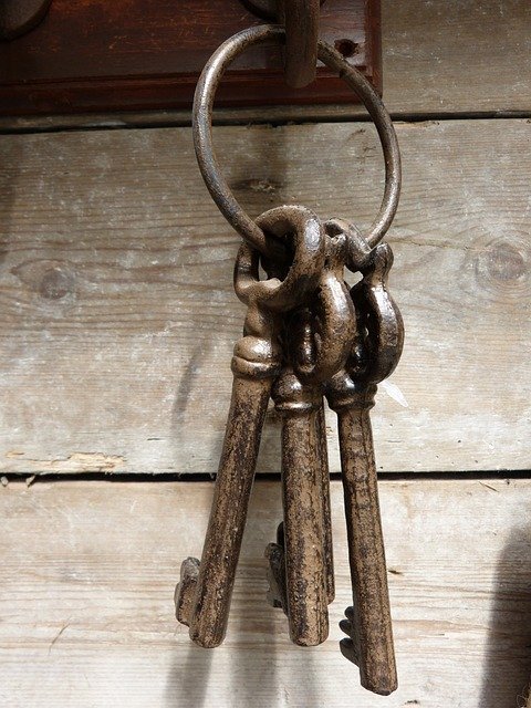 man with keys 3.jpg