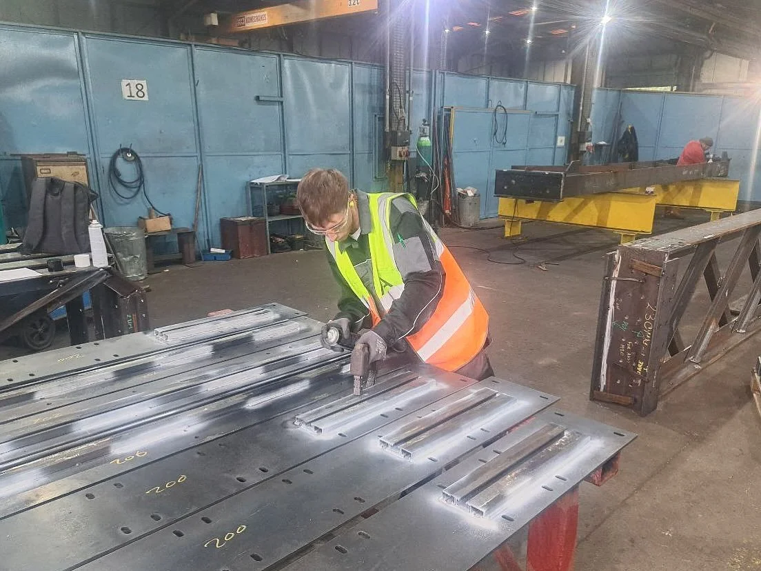 Congratulations are in order for our newest team member, Steven Black, who has successfully passed both his MPI and DPI Level 2 qualifications! Facilitated by the team over at Argyll Ruane in Dunfermline. 🔍 

Steven joined us this year and has been 