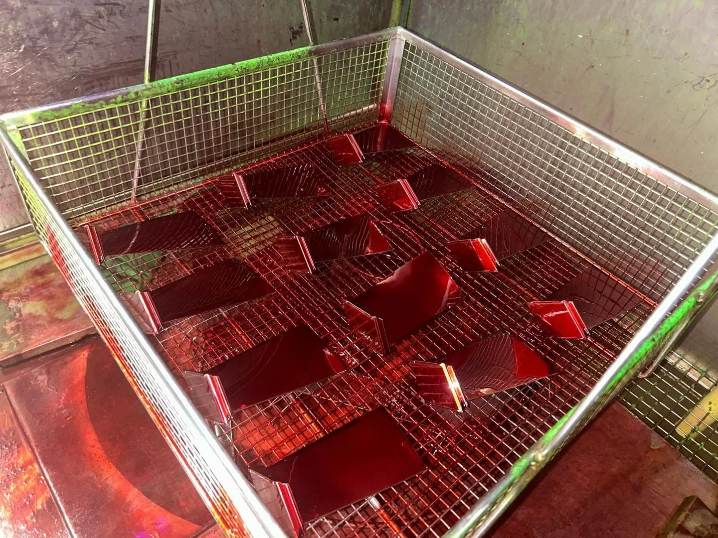 Our work over recent weeks has been a good reminder of the range of NDT inspections we carry out day-to-day. 🔍 

On one end of the scale, we&rsquo;ve been inspecting small precision components and lifting point welds, using MPI and DPI to identify a