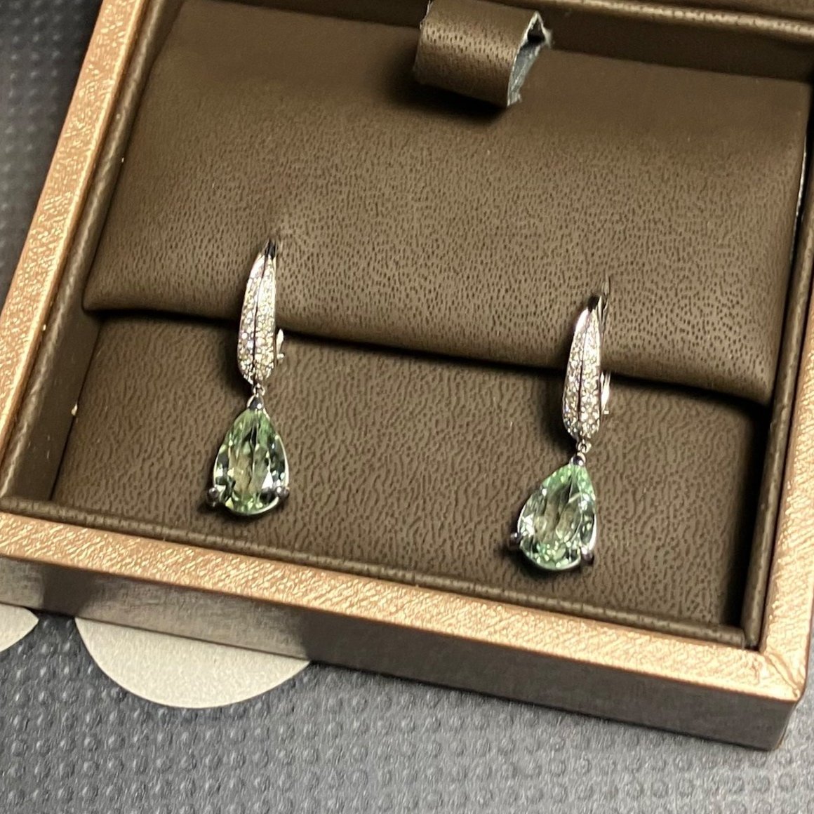 Pendentif d'oreille Green Light