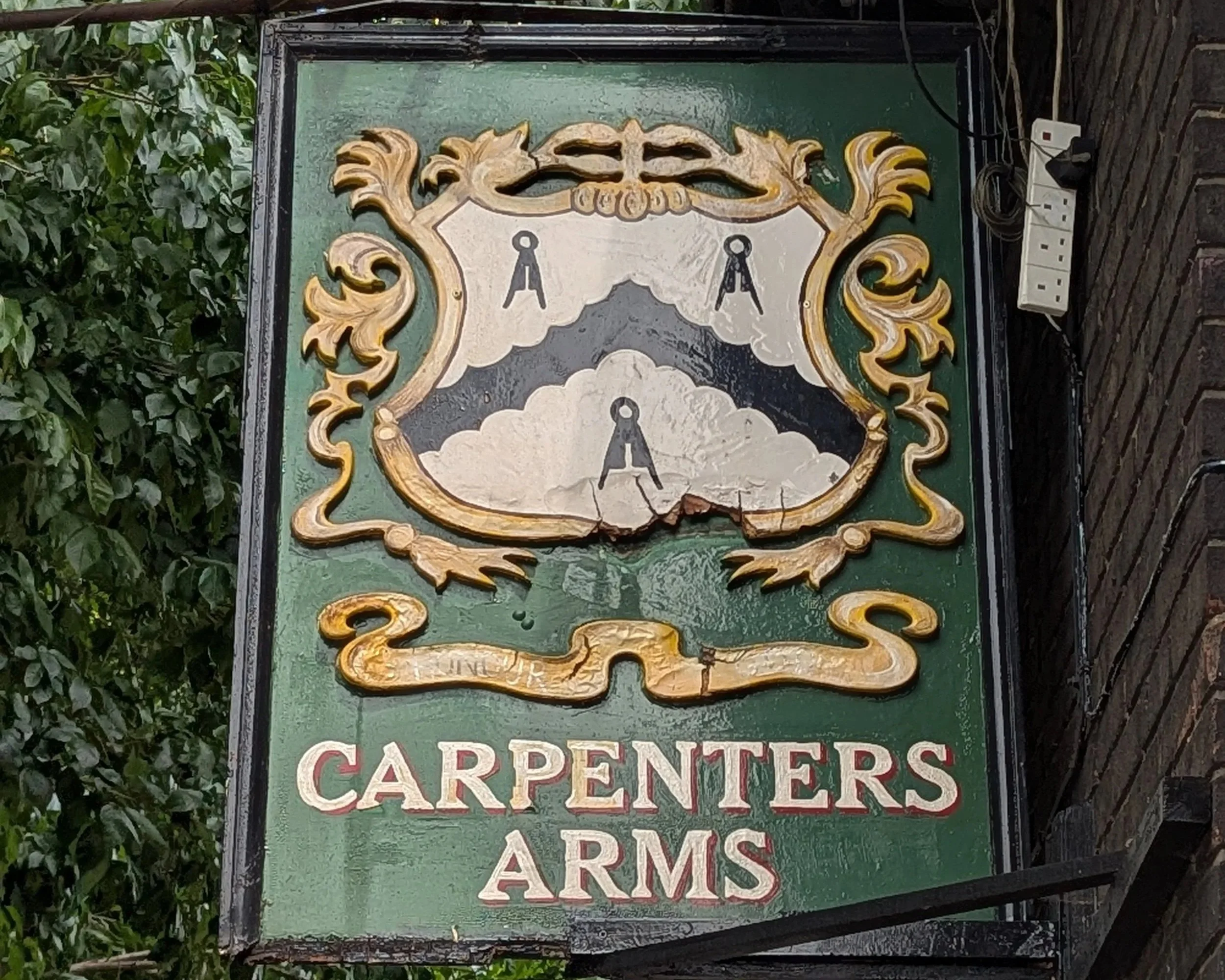 Carpenters+Arms+pub+sign.jpg