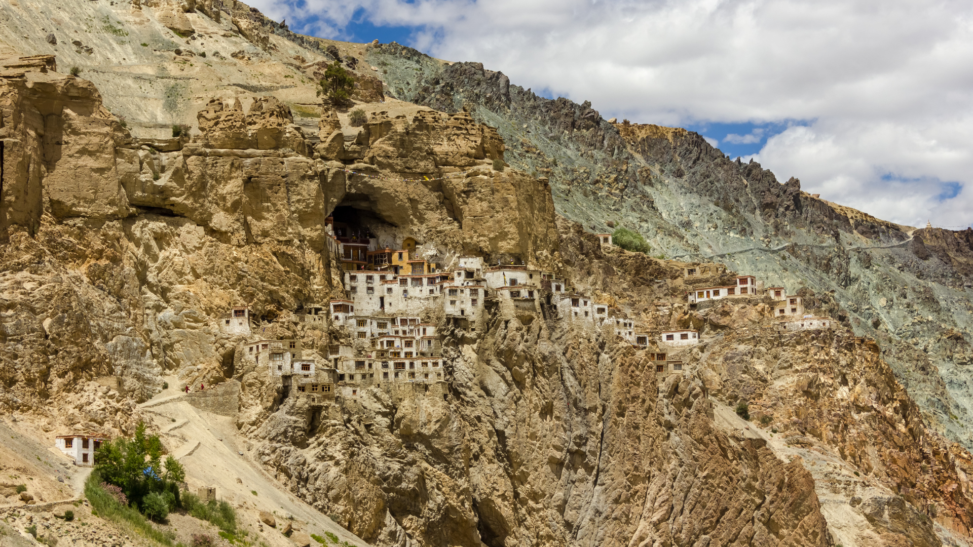 Phuktal gompa.png