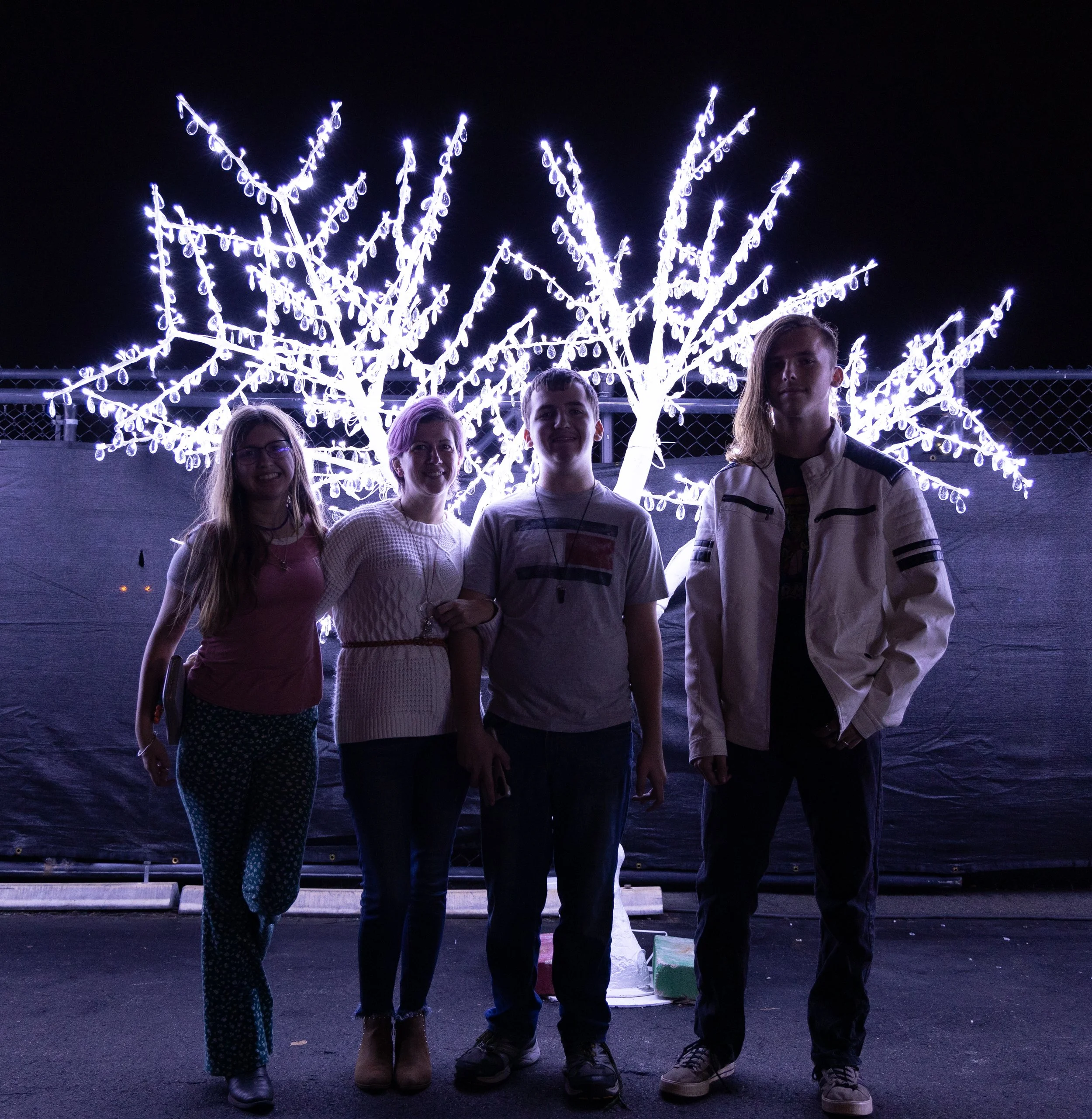 022-FamilyWhiteTree.jpg