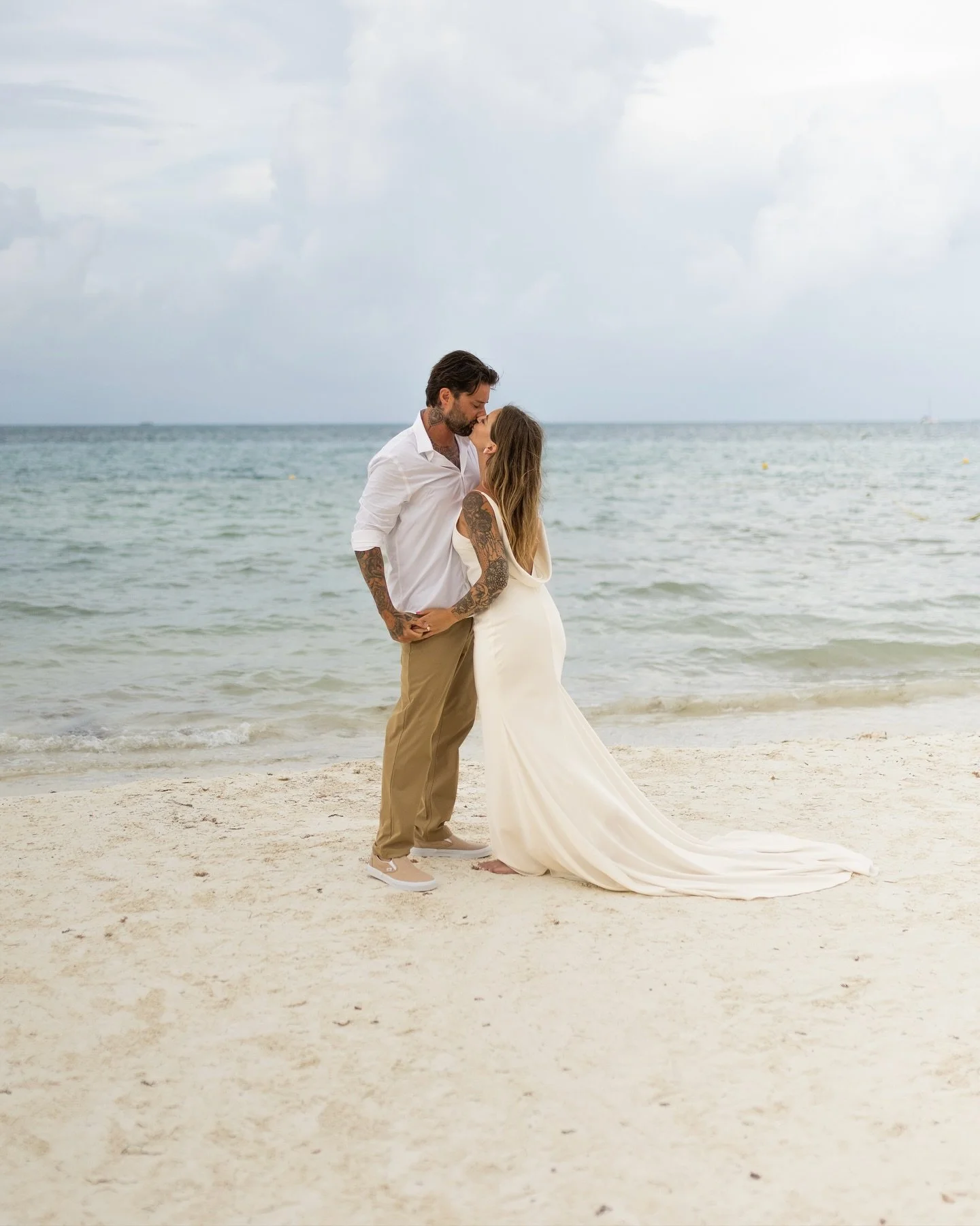 A moment for the Sommas🤍

Truly a full circle moment🫶 Capturing their wedding day in Cancun was nothing short of magical✨

#weddingphotographer #weddingphotography #travelweddingphotographer #cancunweddingphotographer #cancunwedding #denverweddingp