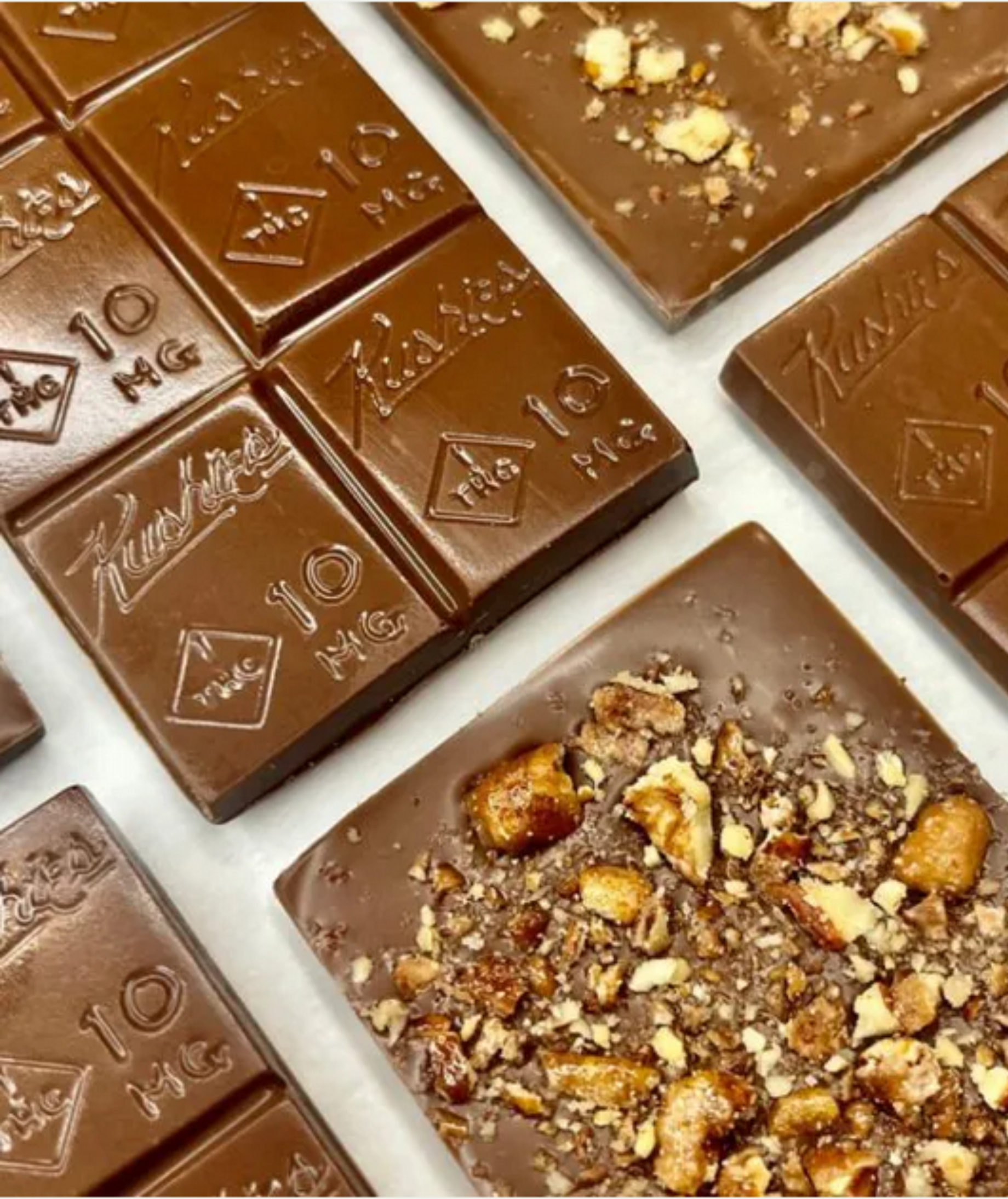 Kushies’ Maple Bourbon Pecan Crunch Δ9 Chocolate Bar