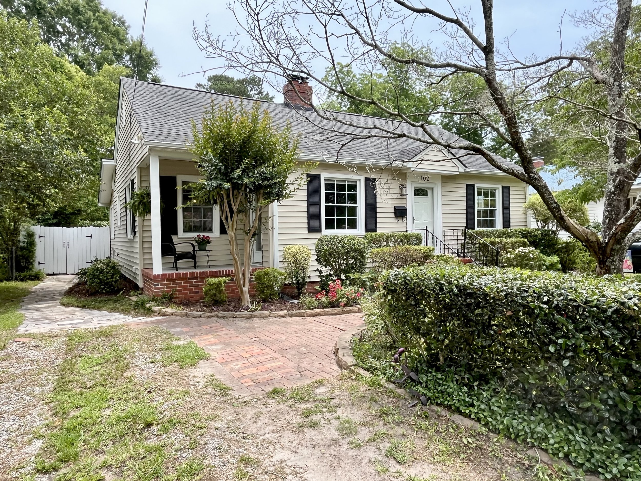 Your backyard paradise and dream kitchen is waiting for you!
NEW ASKING PRICE!!! $419,900
102 N 25th St. Wilmington, NC 28405