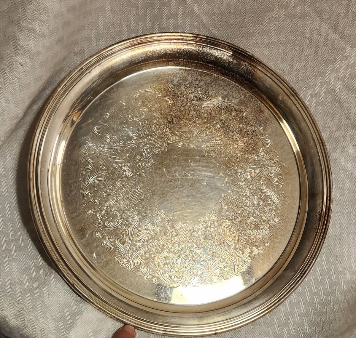 round serving tray stainless w bright finish .jpg