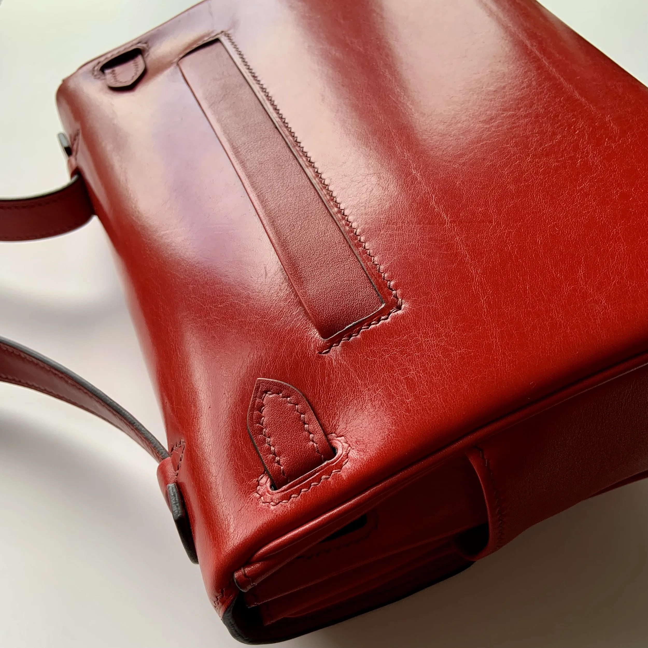 Vera_Rear_Pocket_Detail.jpg