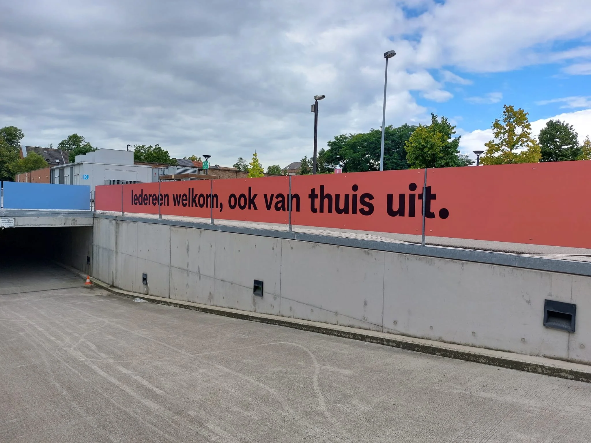 Telenet-Mechelen_panelen_parking_02.jpg