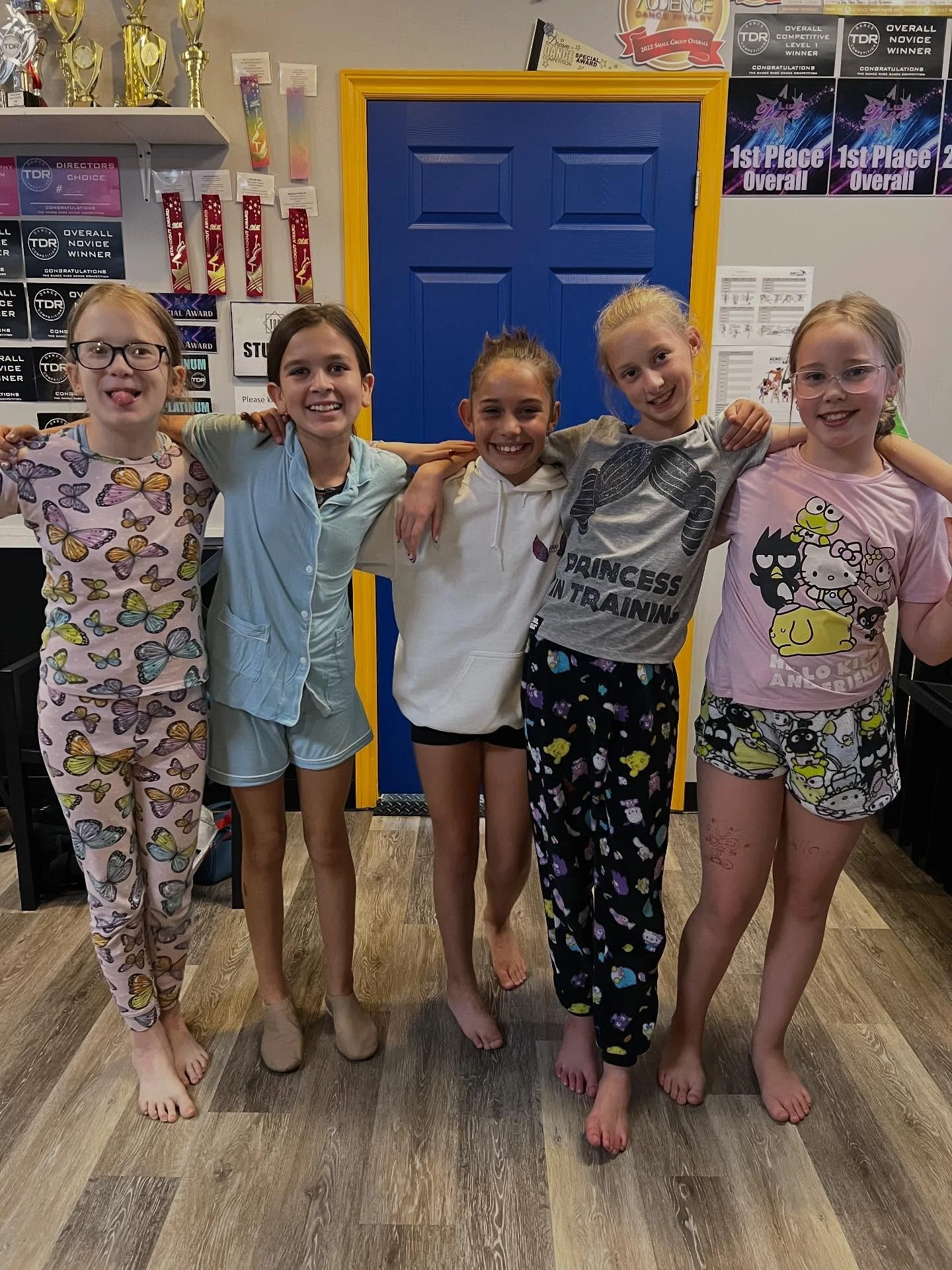Our first spirit week of the season, pyjama week! We had so much fun being so cozy during all our classes💙💛 #dance #tdaszn9 #pyjamaweek #spiritweek #taylorsdanceacademy #comfy #dancebesties