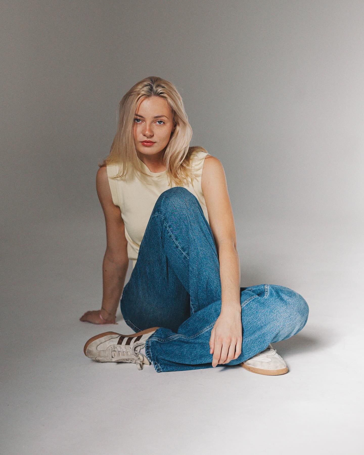 @annabel3va sitting on various things at @thes.p.a.c.e