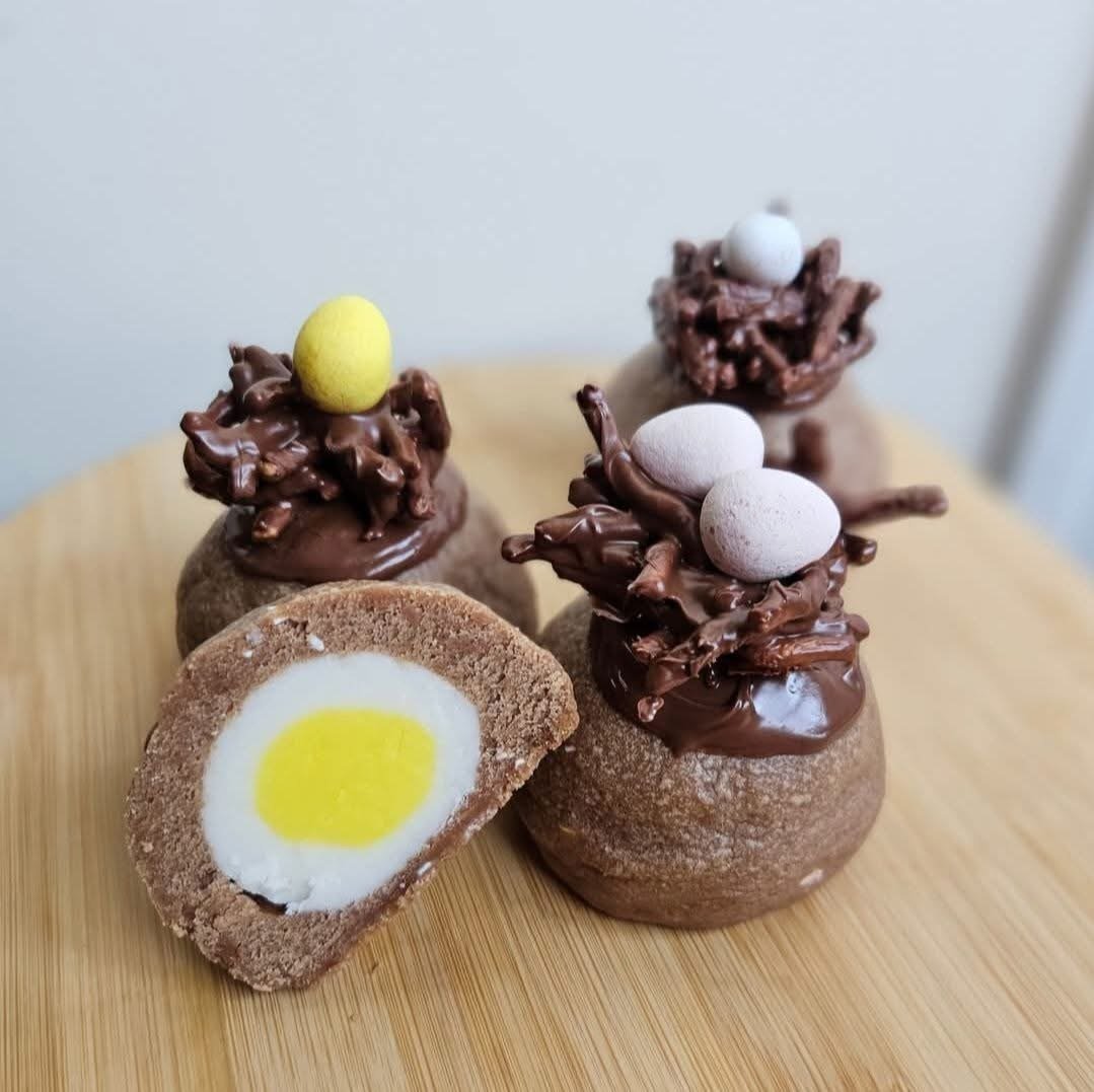 Cadbury Egg Cookie Recipe
By: Sweet Binx's Bakehouse