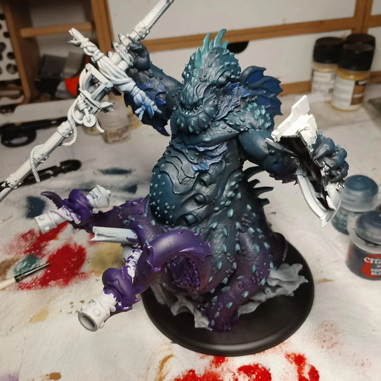 Auch wenn die Farbe die letzten Tage sofort am Pinsel eintrocknet, etwas Neues gibt's auch diesen WIP-Wednesday!
.
.
.
.
.
.
#Warhammer #warhammer40k #forgeworld #gamesworkshop #paintingwarhammer #miniaturepainting #miniatures #mini #rosenheim #rtc #