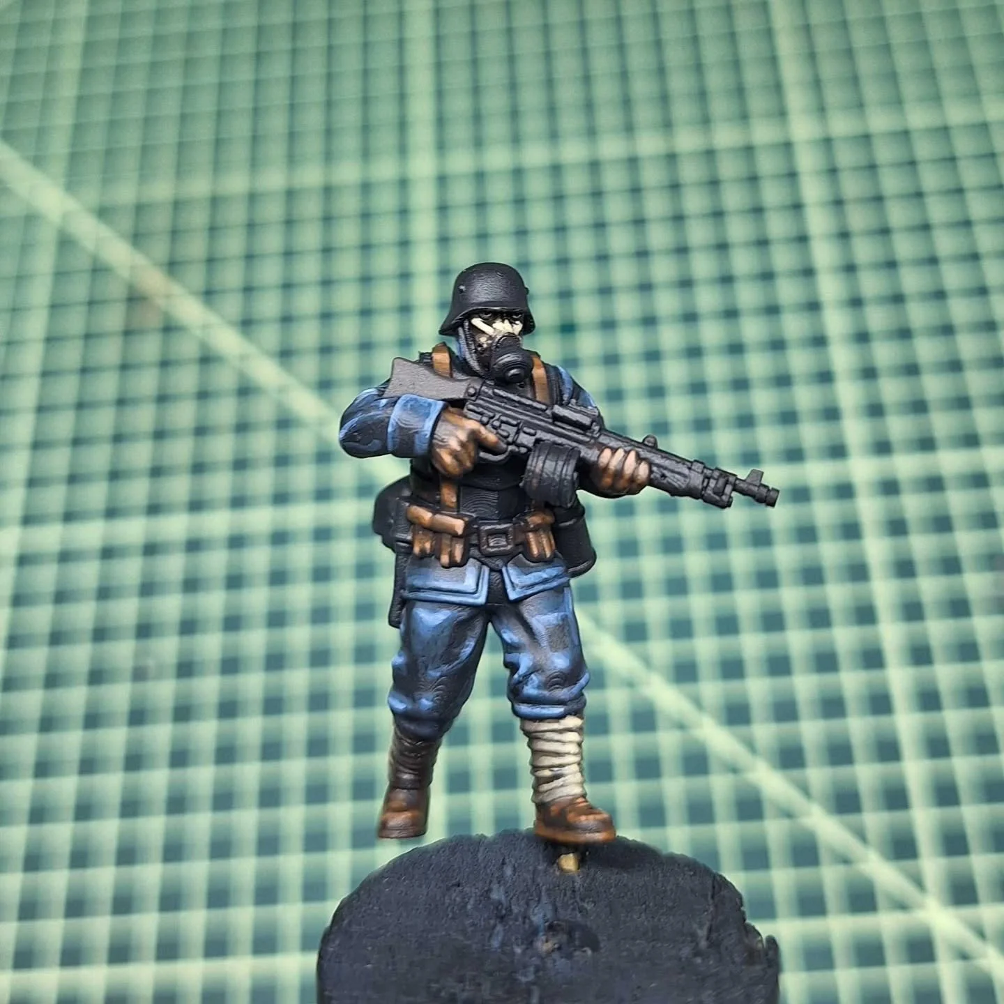 It's WIP-Wednesday, my people!🐸
.
.
.
.
.
#Warhammer #warhammer40k #forgeworld #gamesworkshop #paintingwarhammer #miniaturepainting #miniatures #mini #rosenheim #rtc #painting #trenchcrusade #miniatures #bushidorisensun