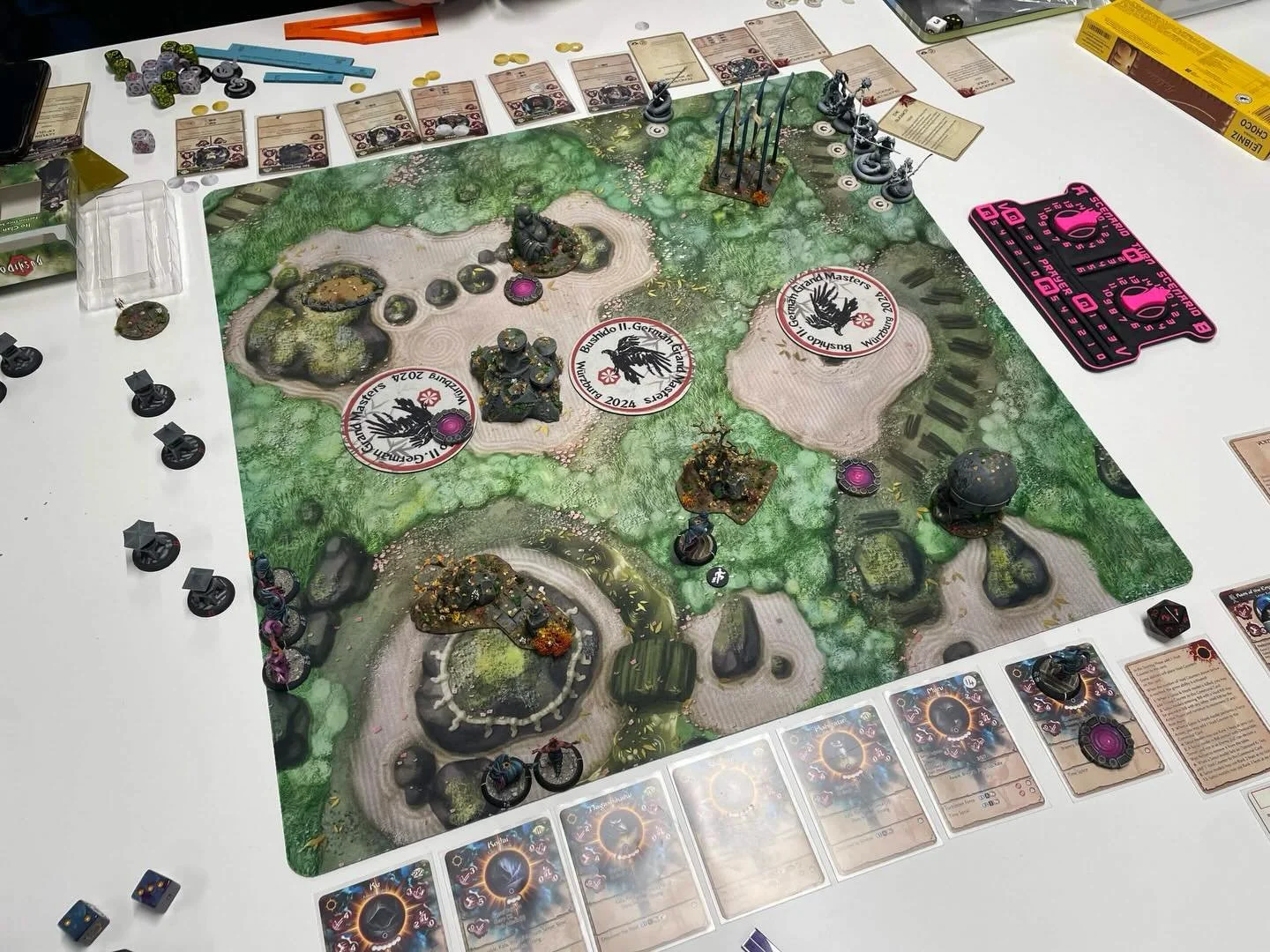 Wir hatten dieses Wochenende das Vergn&uuml;gen unser erstes Bushido Turnier zu veranstalten! 22 Spieler sind angetreten um Spa&szlig; zu haben und die Troph&auml;en mit nach Hause zu nehmen. Wir hatten gro&szlig;e Freude @fantasyspielewue und @katag