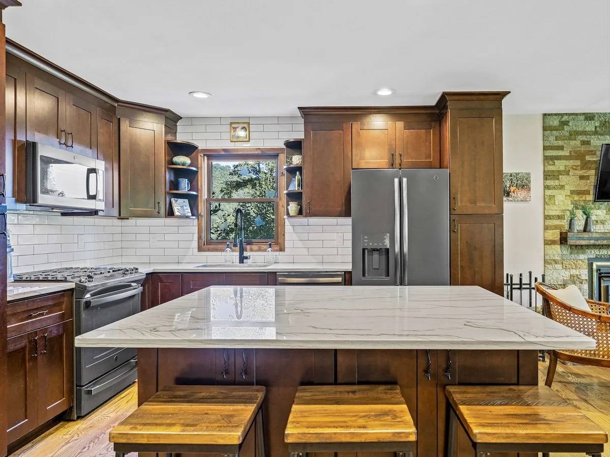 13-382 BLACK OAK COVE-13.jpg