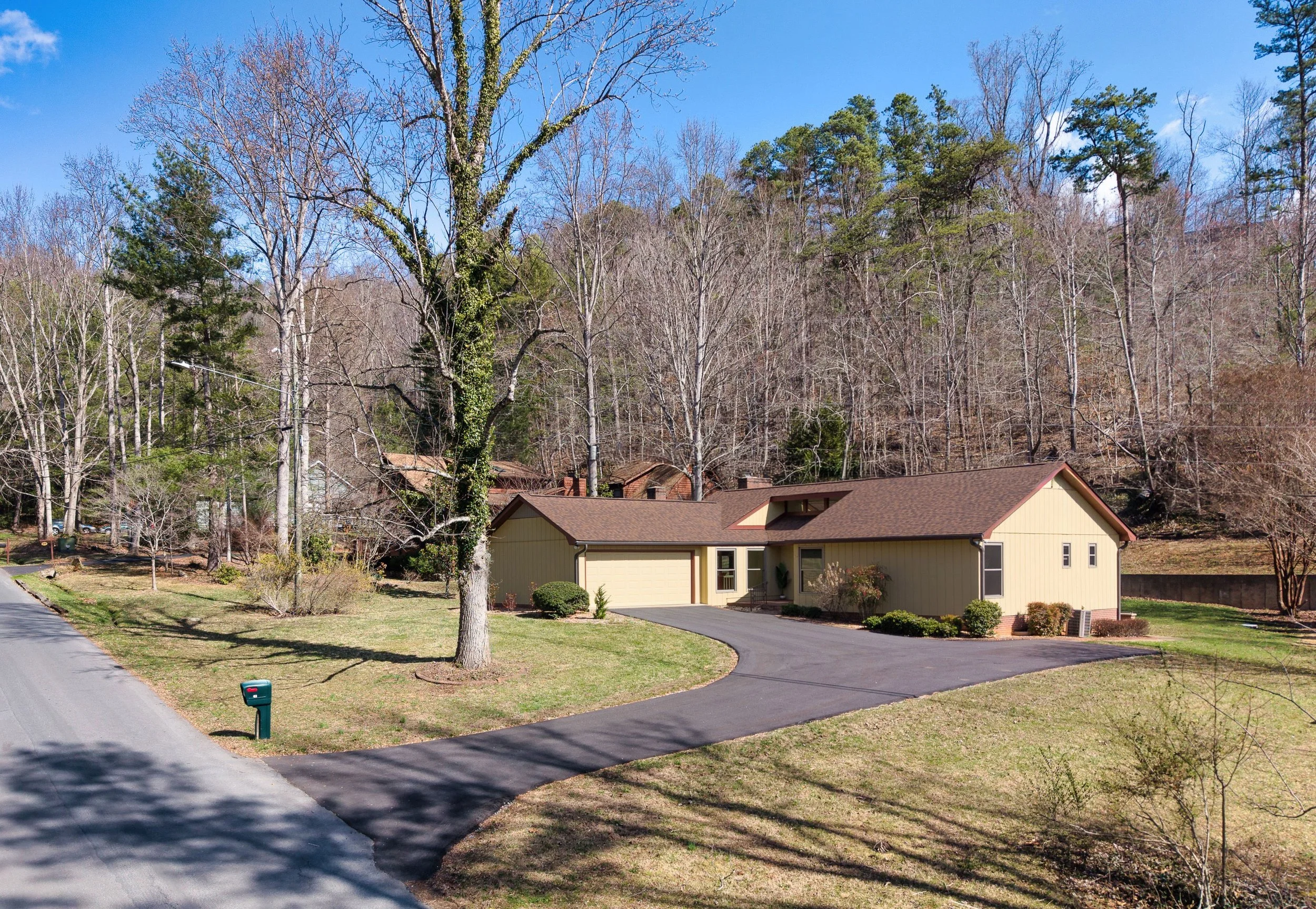 3---63-Pinecroft-Rd---Drone-and-Exterior---Real-Estate-Photography--Skywalker-Air--2.jpg
