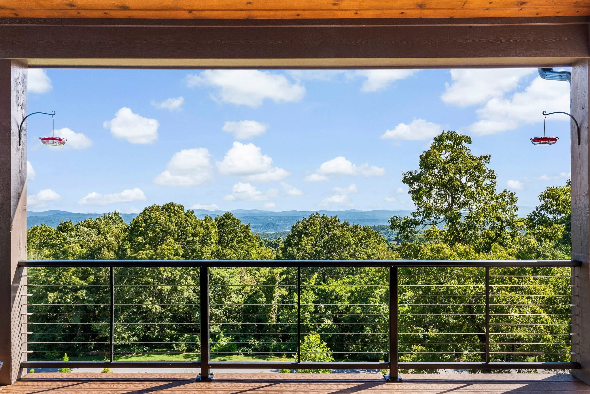 320 Summerset Dr-print-008-033-Deck-4200x2804-300dpi.jpg