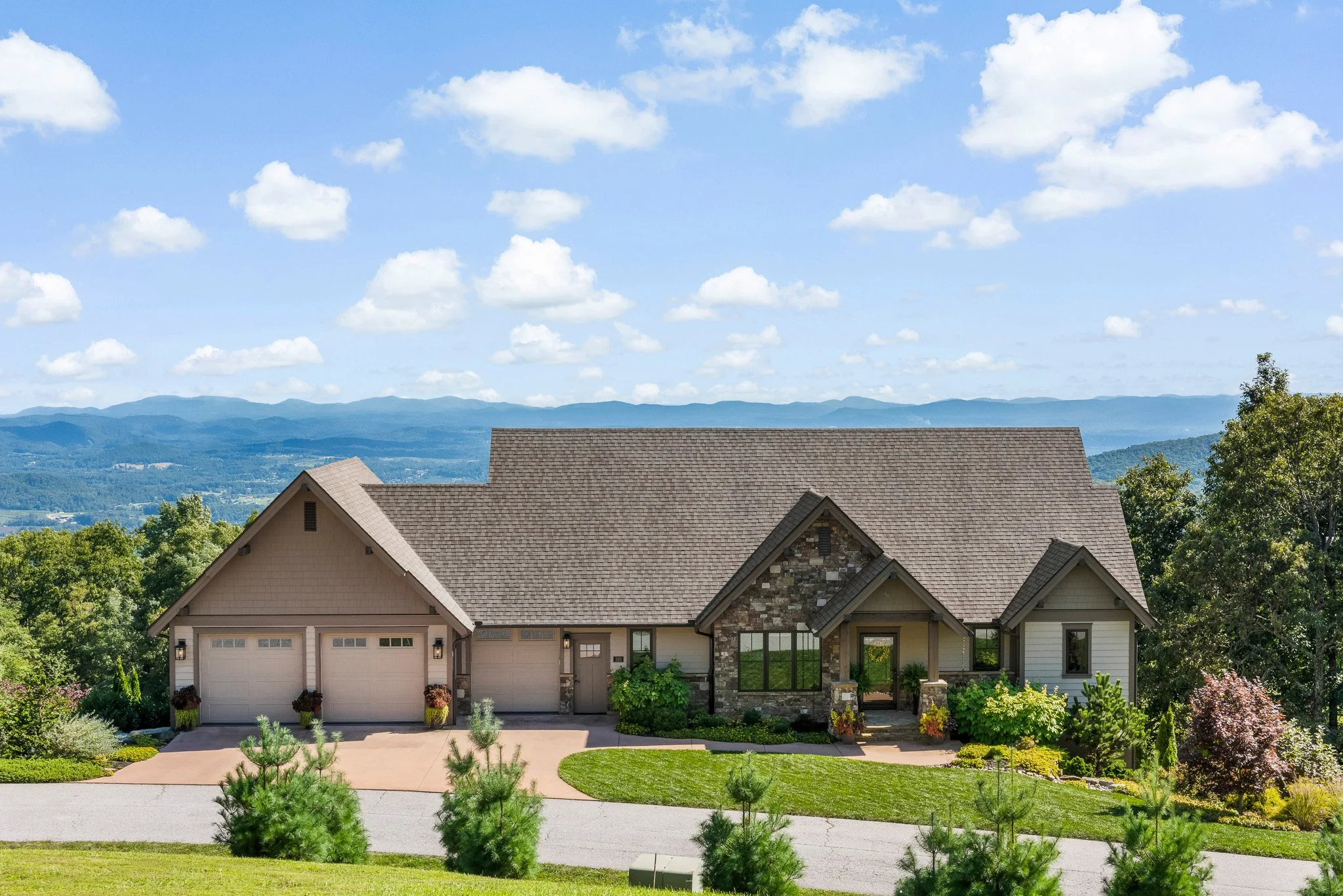 320 Summerset Dr-print-001-030-Front-4200x2804-300dpi.jpg
