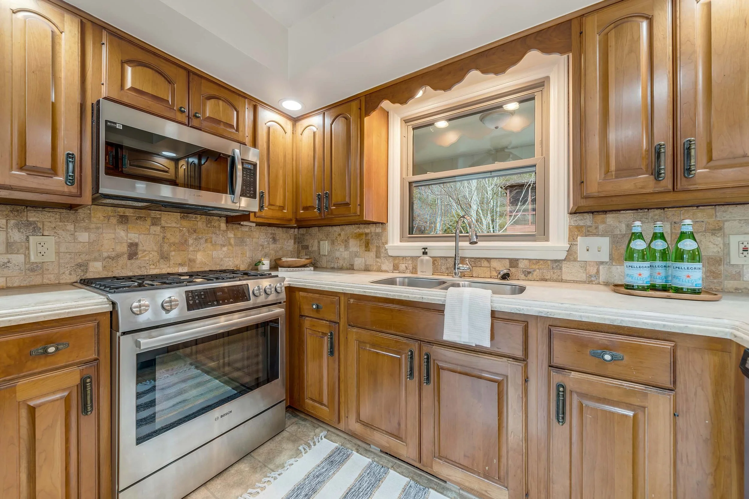 10 - 63 Pinecroft Rd - Interior - Real Estate Photography- Skywalker Air .jpeg