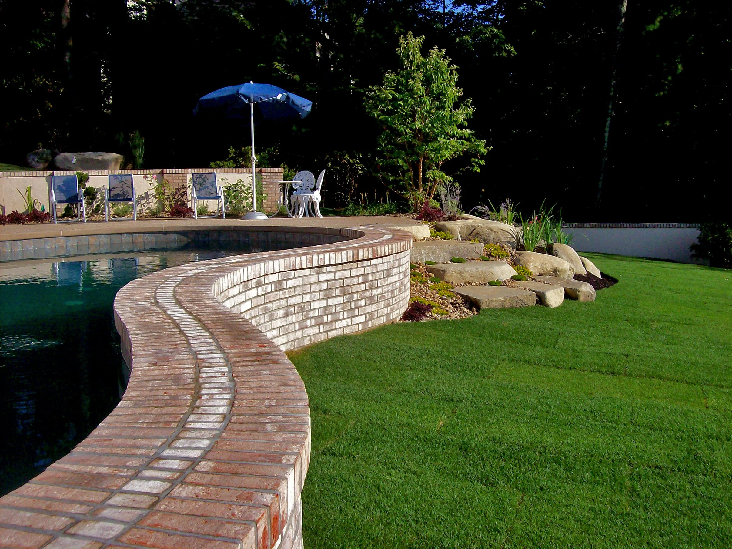 09-pool-designbuild.jpg