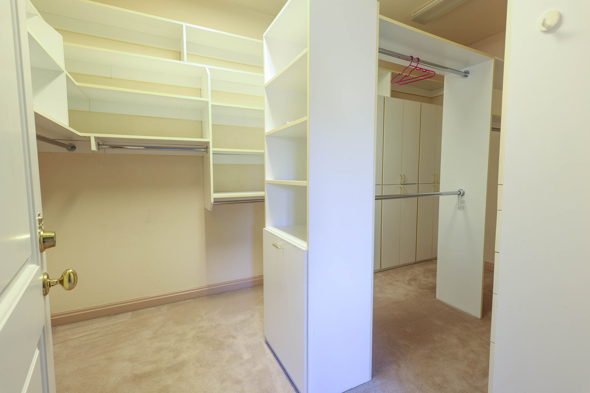20 Bedroom 1.jpg