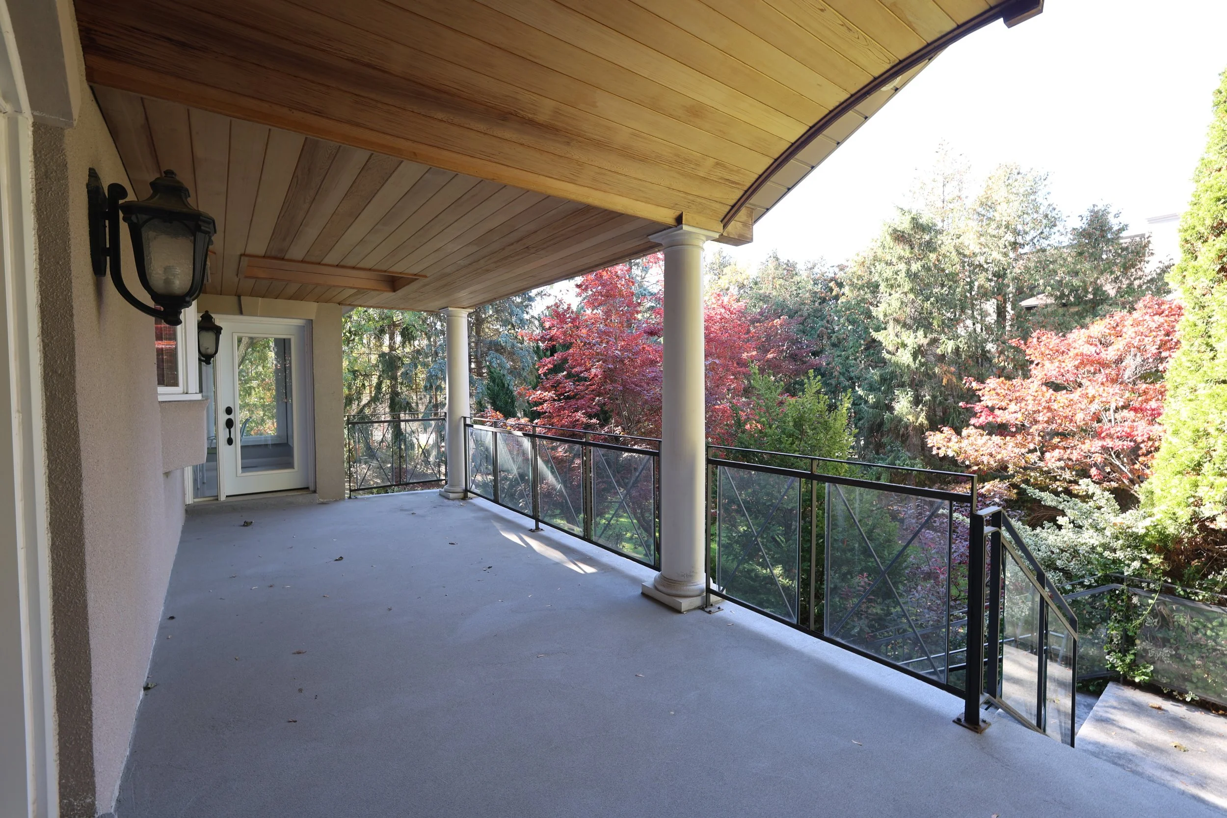41 Exterior back.JPG