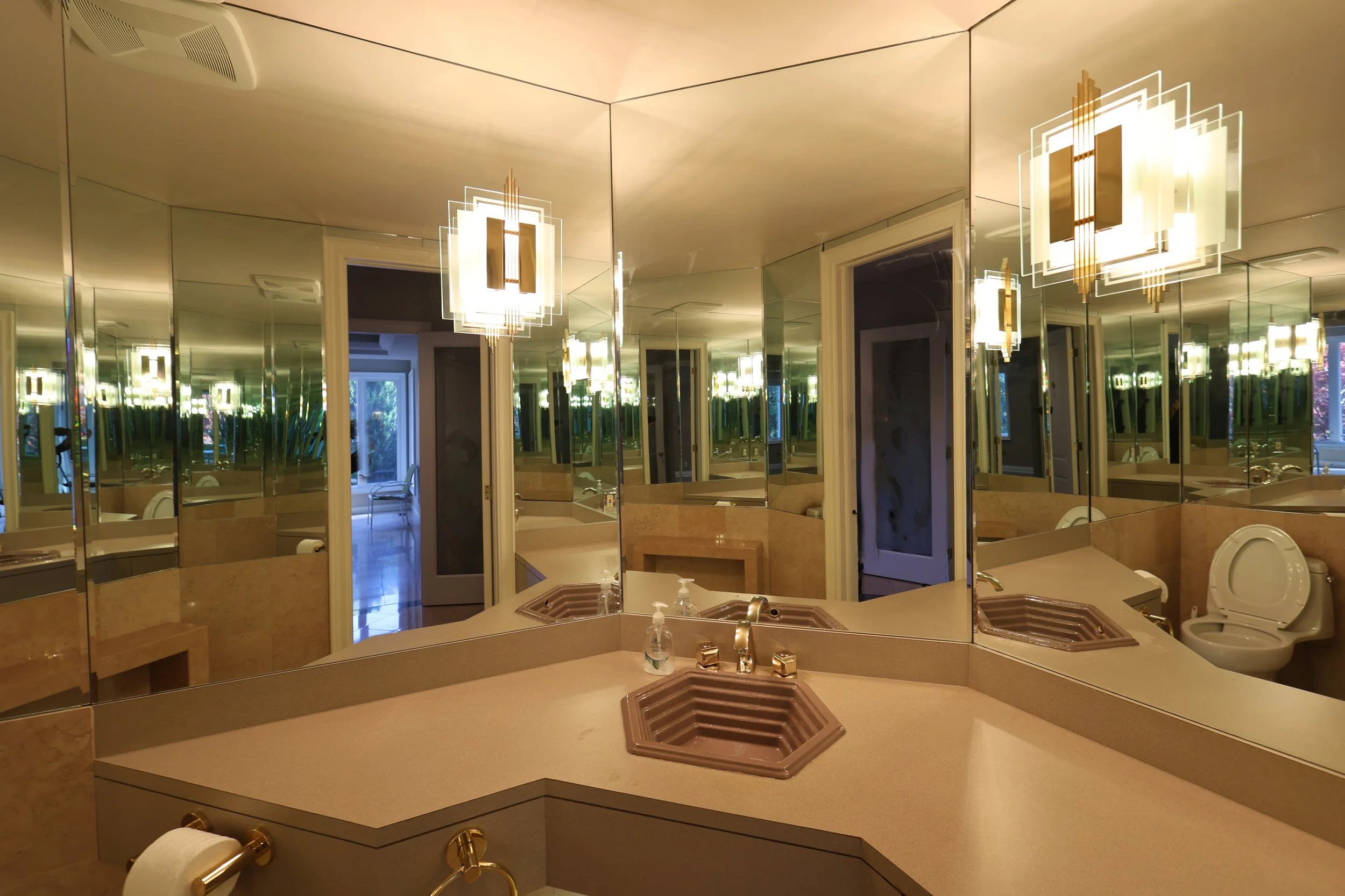 18 Powder room main.jpg