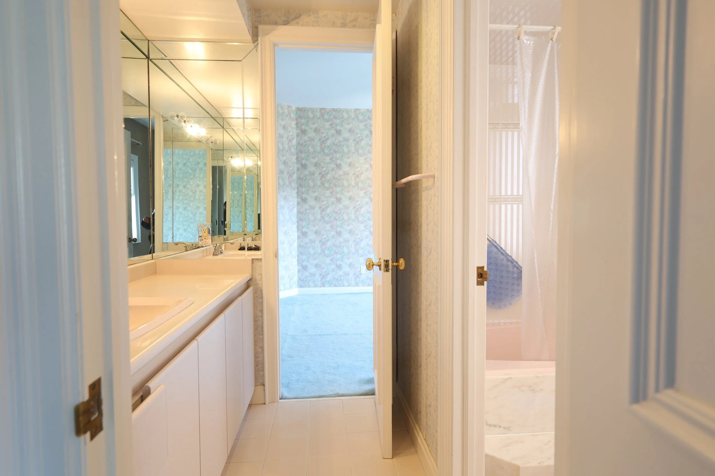 30 Bedroom 4_5 joining bath.JPG