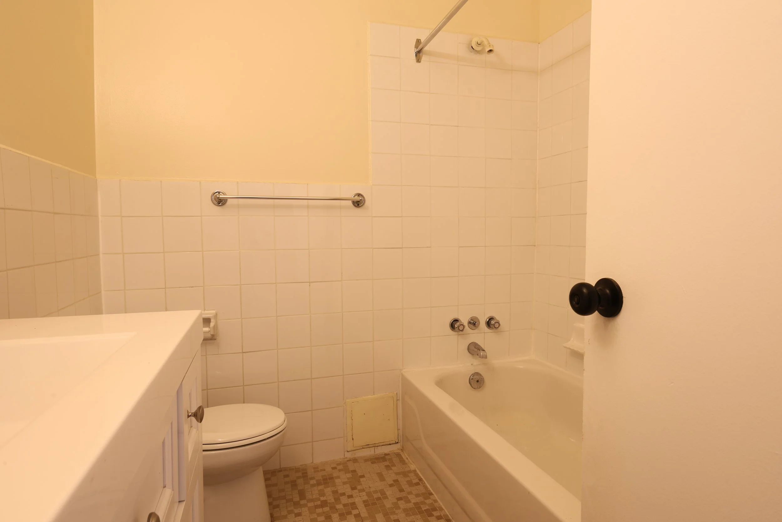 24 Bath.JPG