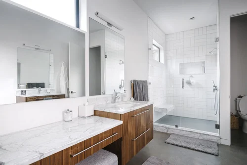 Bathroom, Rockingham