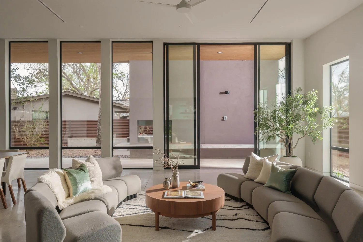 3007 Perry Ln - 05.jpg
