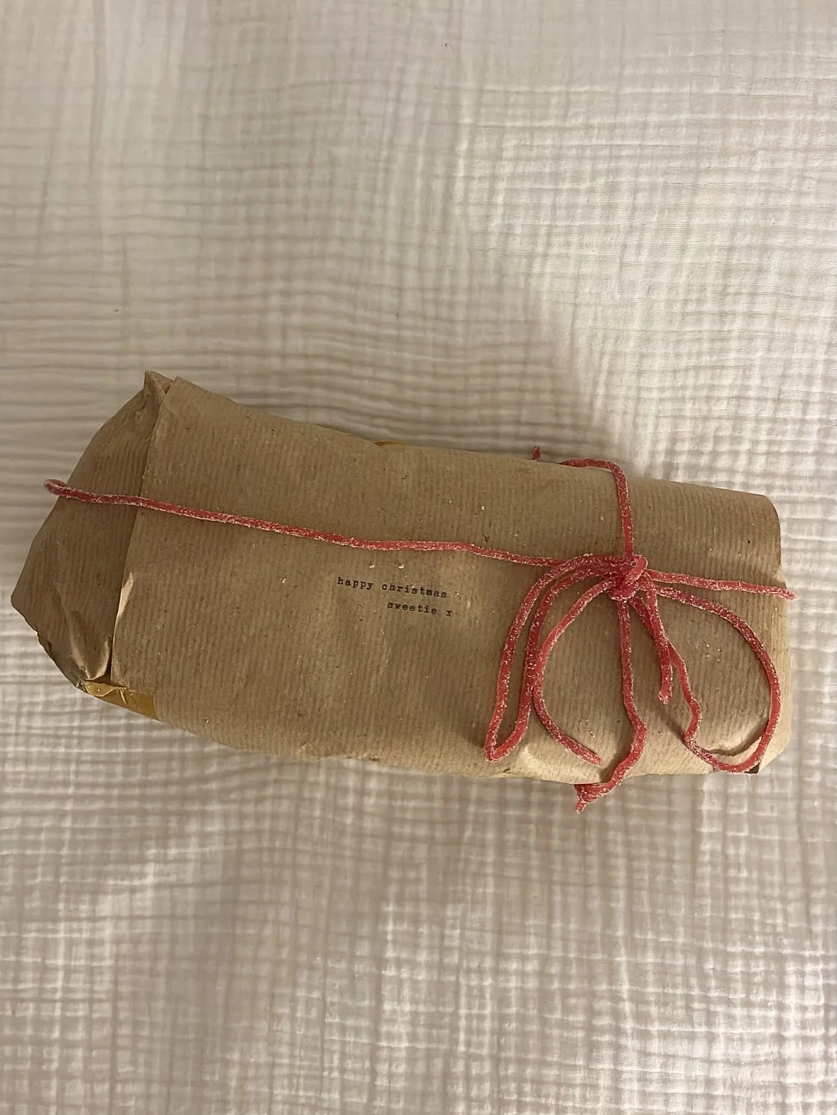 🎀 🍬
Giftwrap hack (10/10 would not recommend - wholly unsuitable for the task)