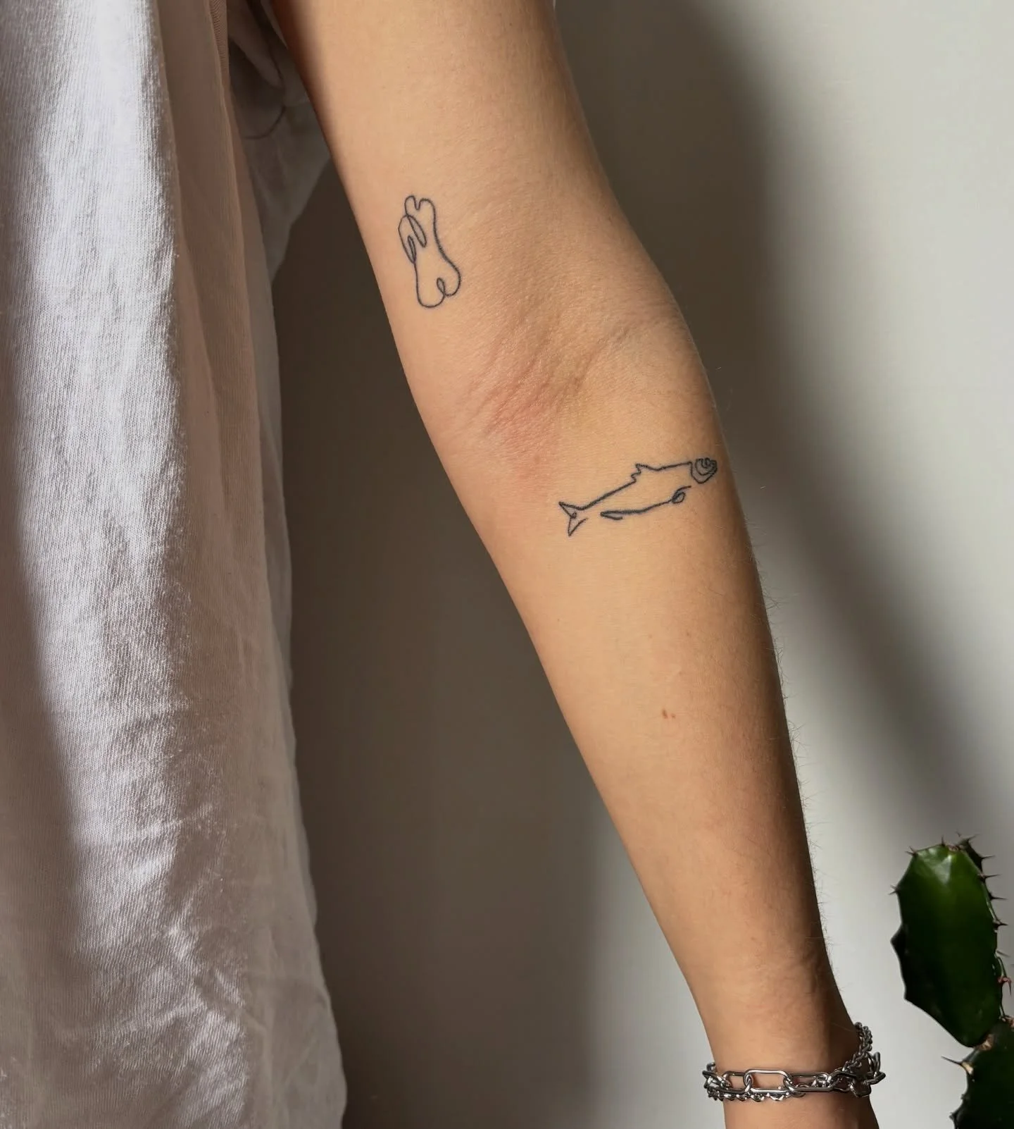 Recent tattoo designs 🍑🐟🐦&zwj;⬛.
I love these commissions, so - when you&rsquo;re thinking of inking, think me x