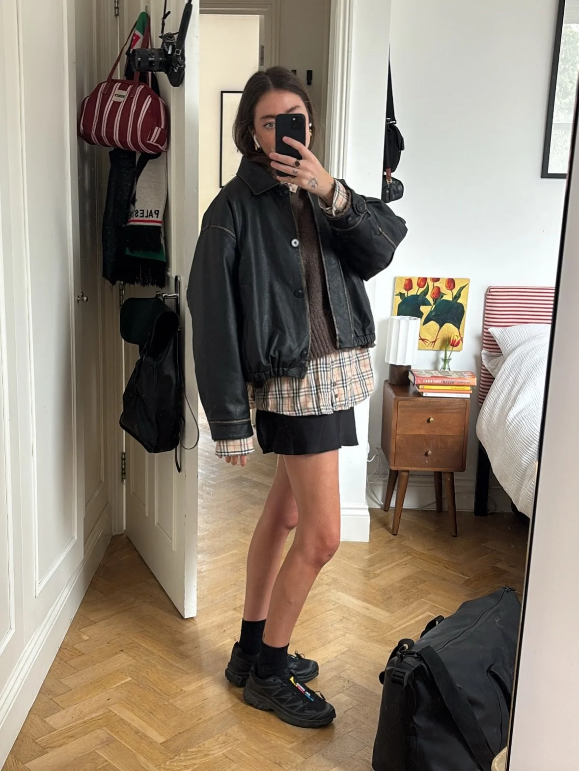 🌈❤️ Omw to flirt with someone&rsquo;s daughter (at least I think it&rsquo;s something along those lines - I&rsquo;m woefully trend-ignorant). 
Happy lesbian visibility week, better late than never - I love being part of this gang so much and wouldn&