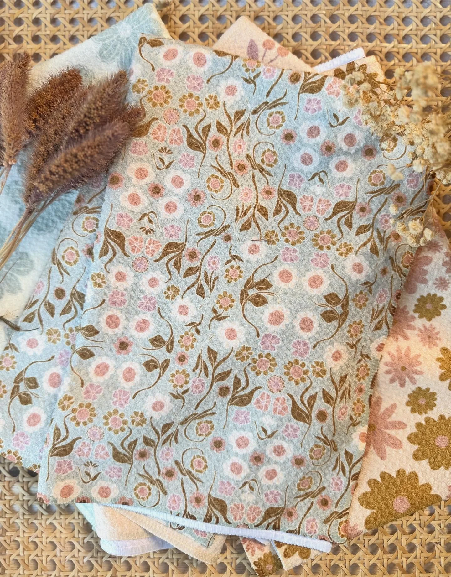 Such sweet waffle towels from @carriagehouseprinteryfabric. My sweet mama bought these and thought it would be fun to share! 

These are from my Sweet Beginning and Wandering Flora fabric collections @carriagehouseprinteryfabric and they are SO nice!
