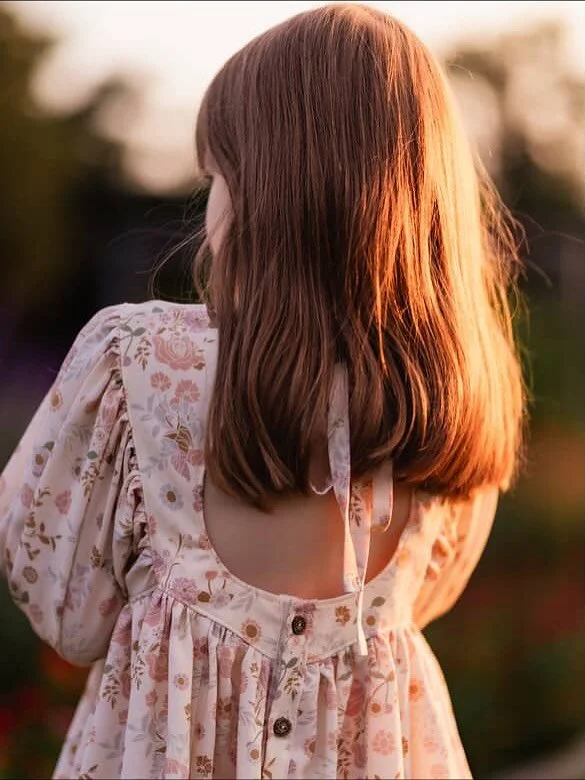 Such a darling dress and top created by @amanda.c.parker from the Sweet Beginning collection @carriagehouseprinteryfabric! 

This was my favorite pattern in this collection, and it&rsquo;s just so fun to see this print come to life by such a talented