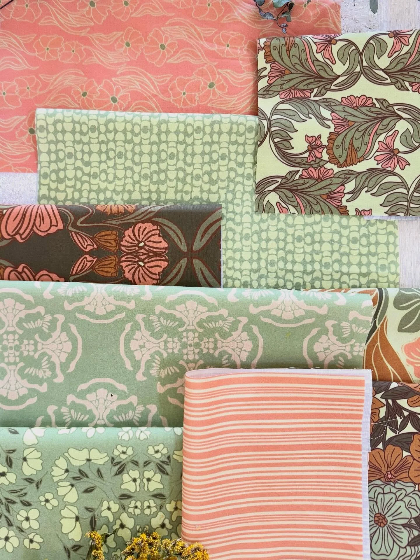 A newer collection I&rsquo;m sharing today titled, &ldquo;Bohemian Romance.&rdquo; This collection was born out of a love for love. What better time to share then before Valentines Day 🌸

Collection is available for licensing 
Leah@leahjodesign

Fab