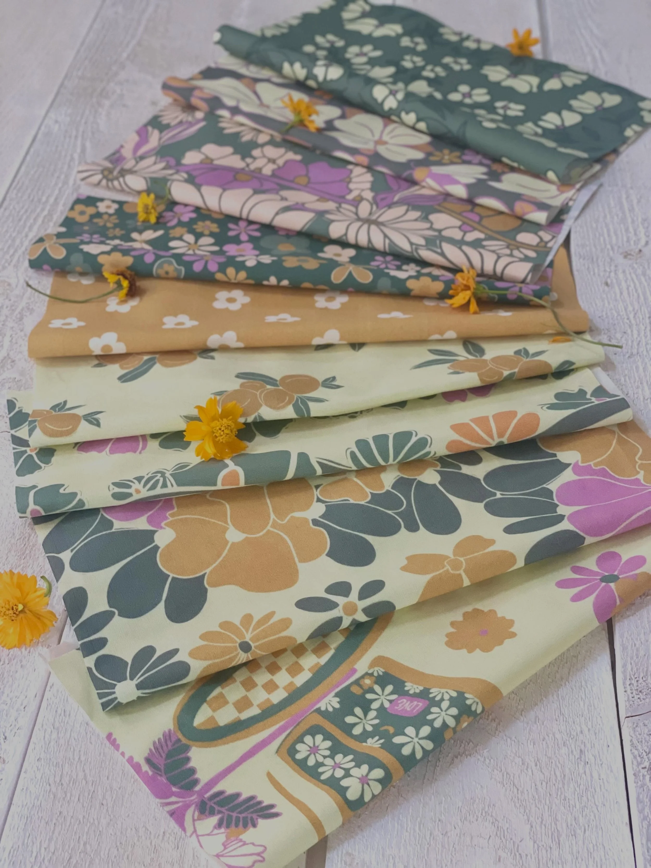 Went to the California coast this weekend and thought I would share✨ Such pretty florals popping up everywhere. 

This collection was inspired by So Cal sunshine, florals and surf and is currently available for licensing for summer ✨💕✨

Email Leah@l