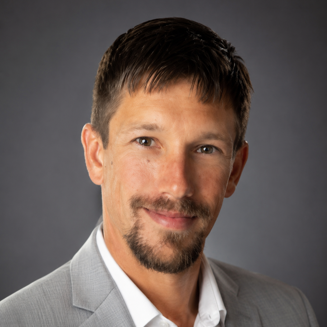 Damian Hart