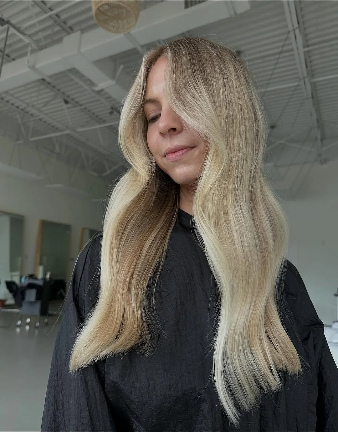 Smooth, soft, and oh-so-buttery 🧈 Blonde dreams by @hairbyphoebz_ 

Ready for your blonde moment?

 #verobeachhair #verobeachsalon
#floridastylist #lowmaintenanceblonde #kkhairco #effortlesshair #verobeach #livedinblonde #orlandohairstylist #fortpie