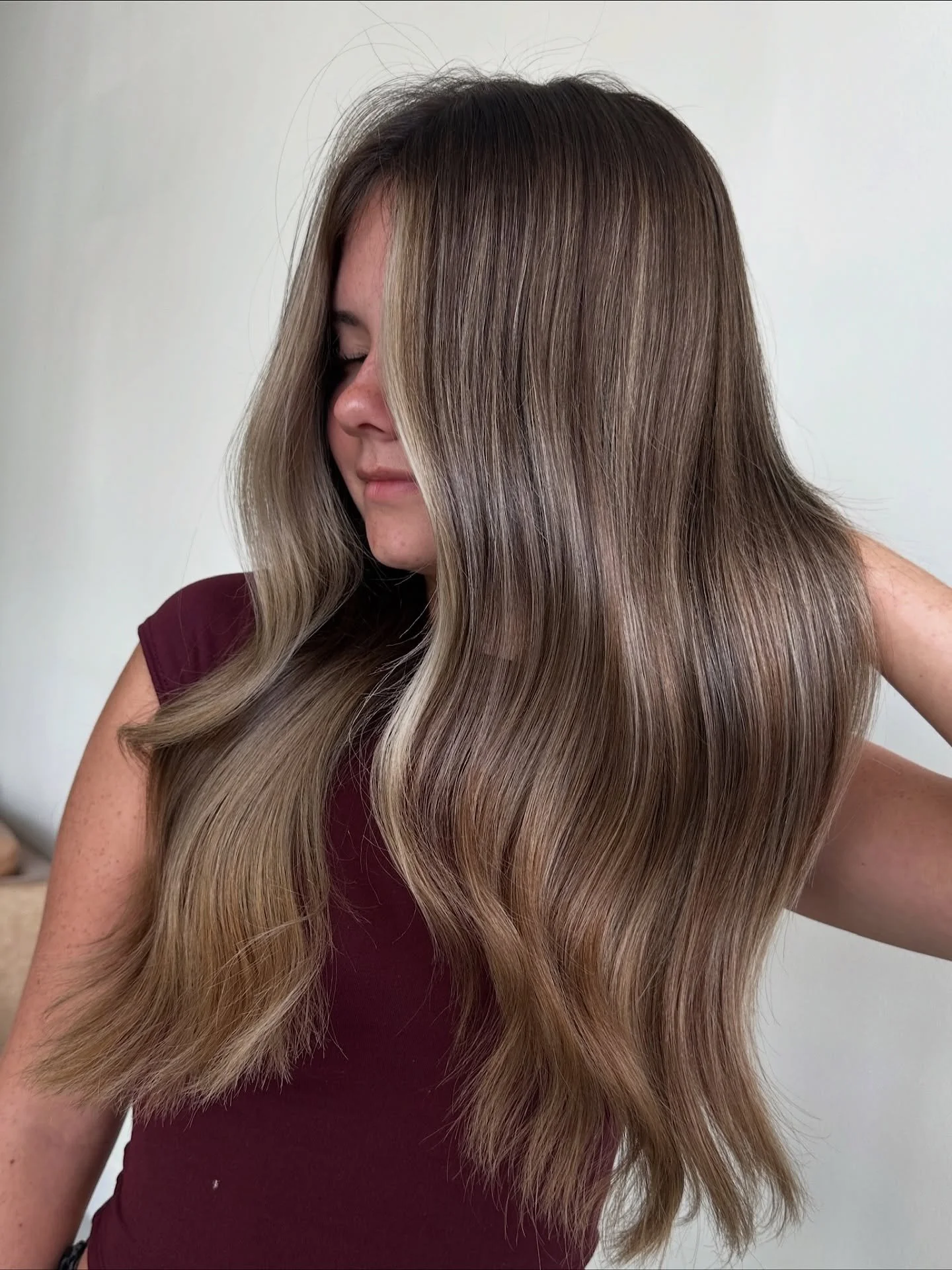 ✨ Stunning work by our Stylist Lorissa! 
She specializes in layered cuts, curly hair, lived-in color, and low-maintenance highlights, creating effortless, dimensional looks that are easy to maintain and always stunning. 
Swipe to see a few of her bea